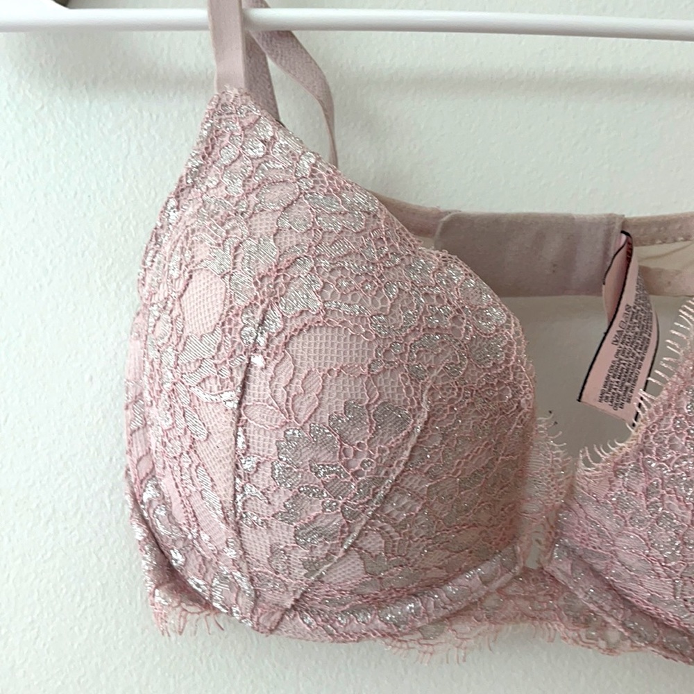Victoria's Secret Push Ub bra 32 C lace - Picture 2 of 4